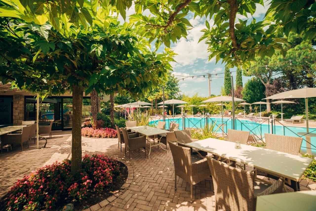 Park Residence Il Gabbiano Moniga del Garda Exterior photo