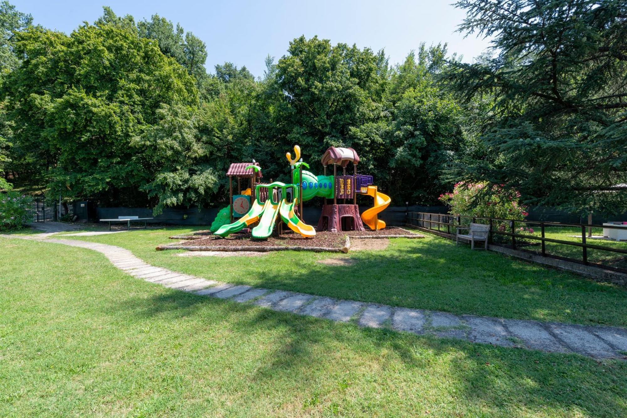 Park Residence Il Gabbiano Moniga del Garda Exterior photo
