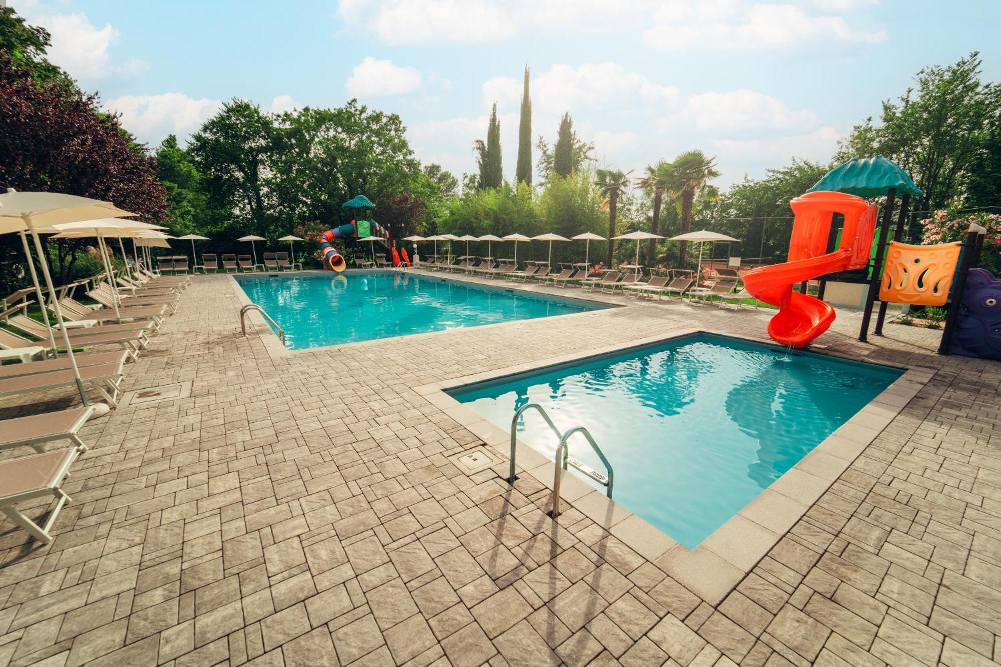 Park Residence Il Gabbiano Moniga del Garda Exterior photo