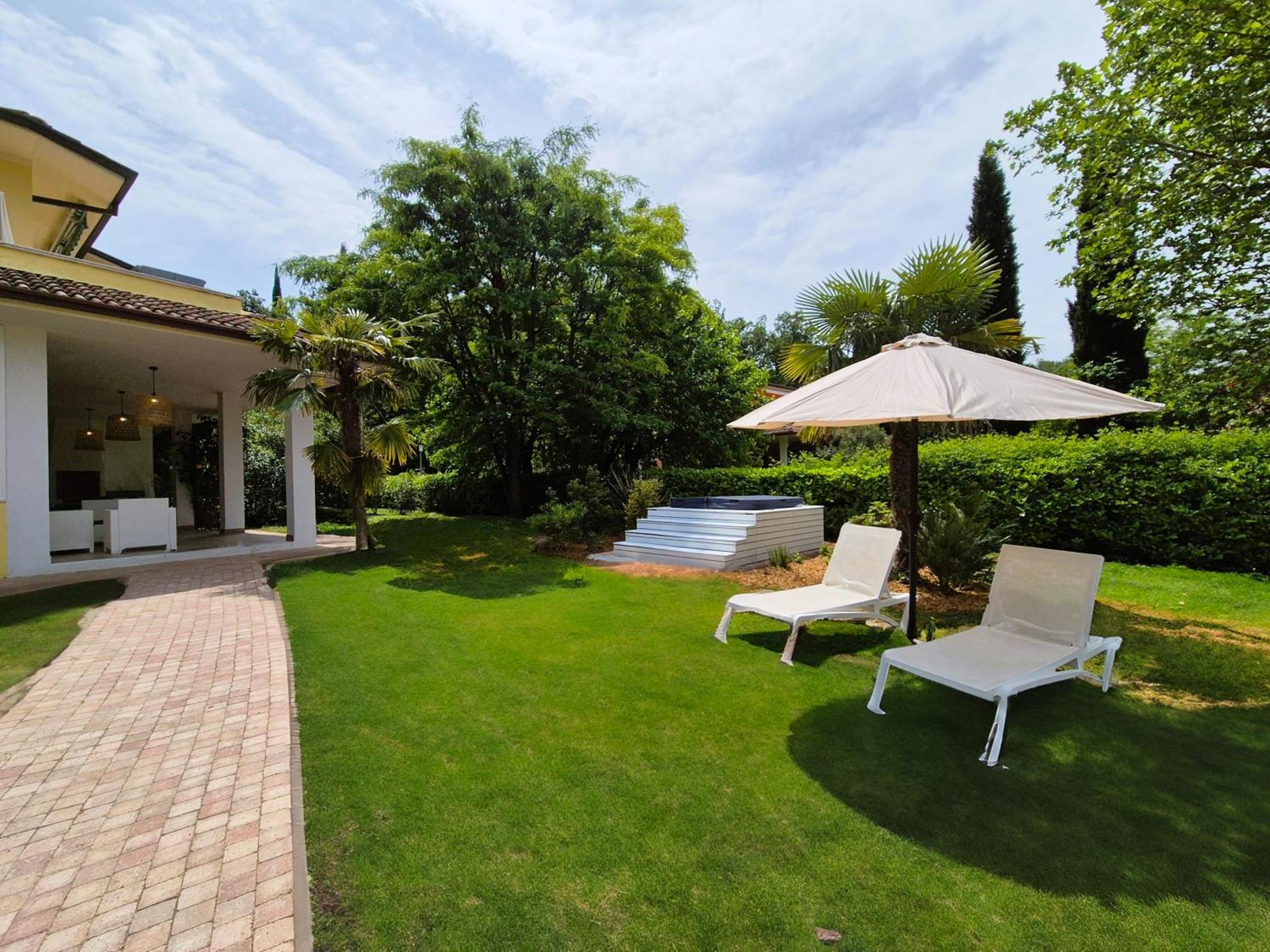 Park Residence Il Gabbiano Moniga del Garda Exterior photo